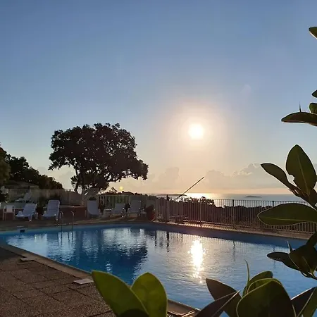 Nyaraló Casa Totti Vue Avec Piscine *