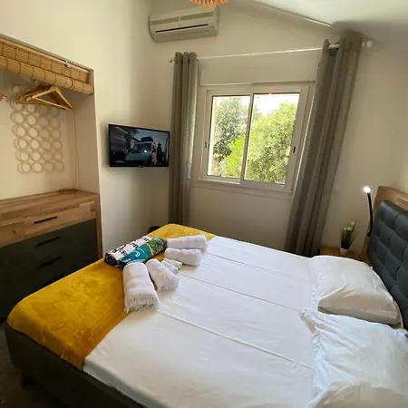 Nyaraló Casa Totti Vue Avec Piscine *