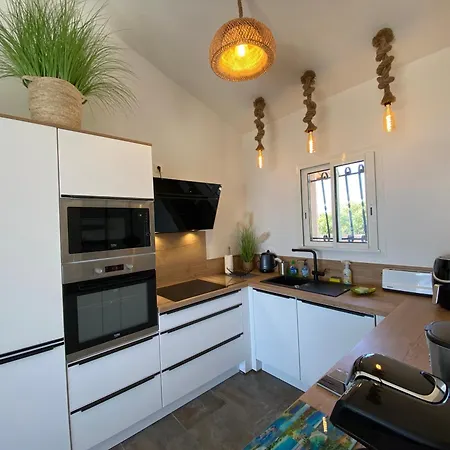 Nyaraló Casa Totti Vue Avec Piscine *